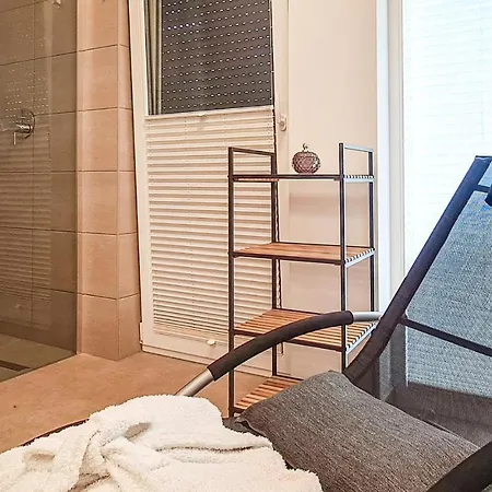 度假居 In With Sauna *